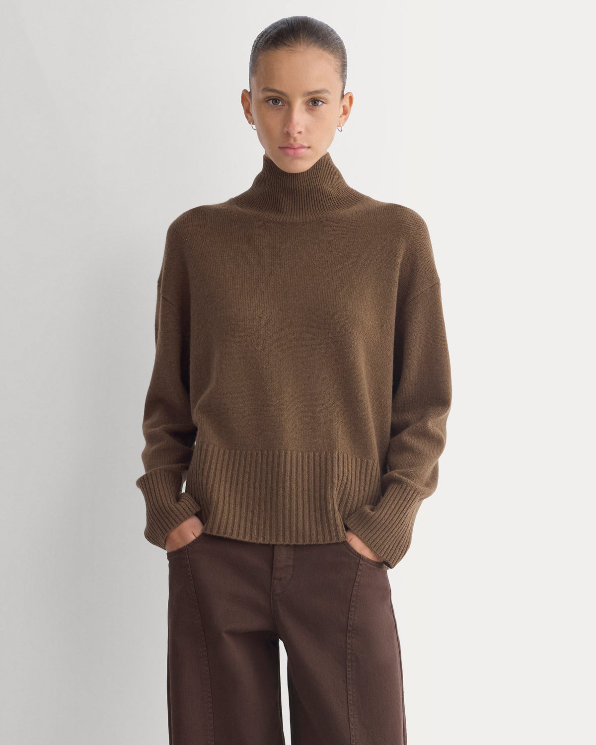 The Boxy Turtleneck in Cashmere