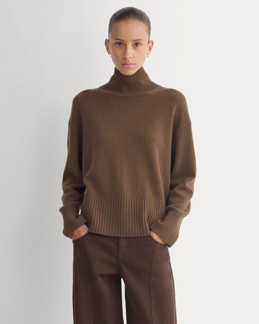 The Boxy Turtleneck in Cashmere